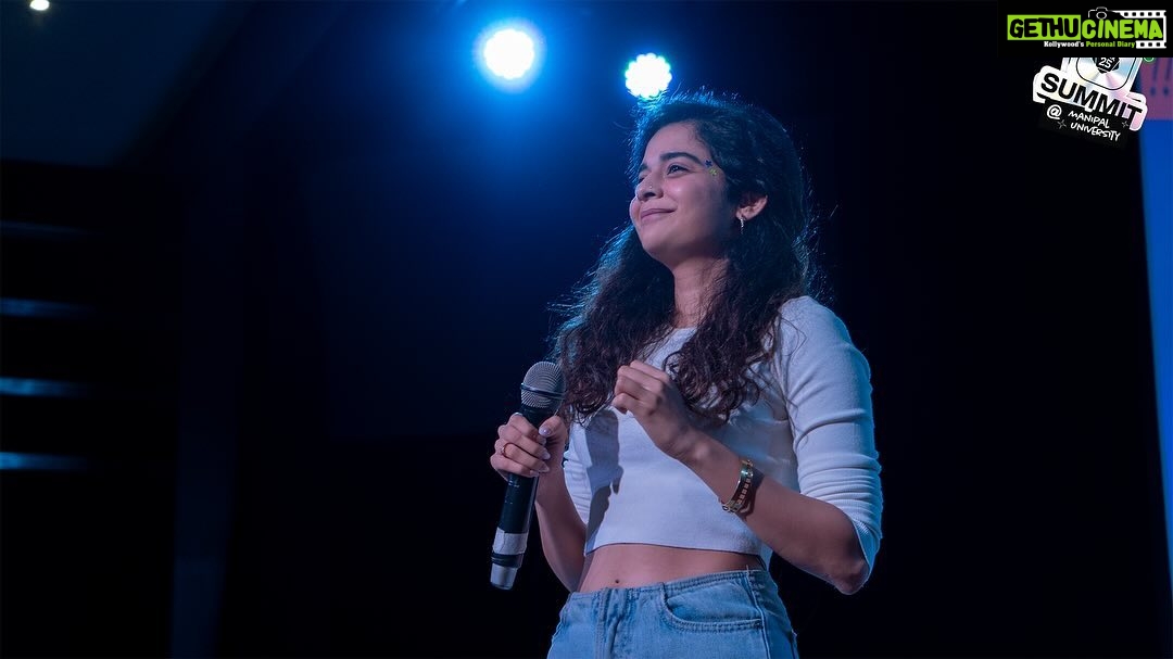Mithila Palkar Instagram - Unlocking a treasure trove of wit and wisdom at the Under 25 Summit with Mithila Palkar—because when ‘Little Things’ lead to big conversations, you know you’re in for a summit to remember! 🌠🎉 #under25summit #summitatcampus #summitatmanipaljaipur #under25muj #under25manipaljaipur #mithilapalkar #iamunder25 #everythingyoung #sac #under25campus