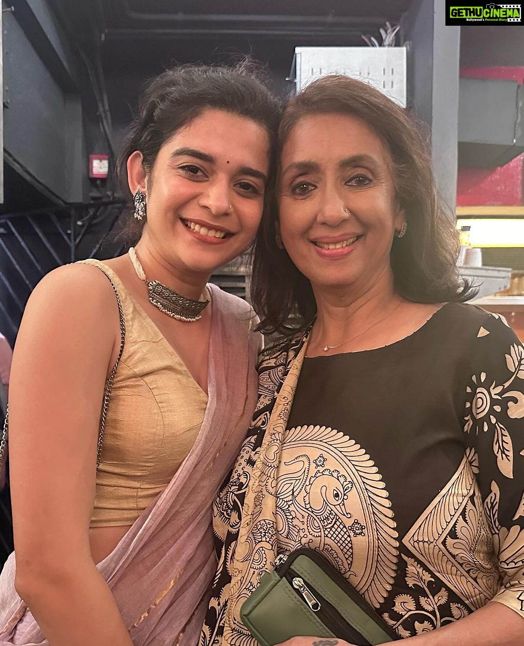 Mithila Palkar Instagram - The Prithvi Theatre Festival Opening Night always sets the tone for Diwali - an evening of art, music, theatre, culture, food, cheer and all of this with the people you love! What joy it was to watch @smudgal & @pradhananeesh perform live! Just the perfect Shubh Aarambh :) It was a very wholesome evening ✨ @prernachawla - special shoutout to you for saving my grace! Haha!