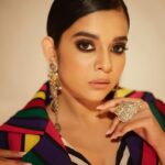 Mithila Palkar Instagram – Rangeen 🎨

For the @mumbaifilmfestival opening night ✨

📸 @shivamguptaphotography 
Styled by @shreejarajgopal 
Make up @sahithya.shetty
Hair @hairbyradhika
Outfit @ka_sha_india 
Earrings @laramorakhia
Cuffs @@laramorakhia @rubans.in
Ring @laramorakhia
Heels @oceedeeshoes