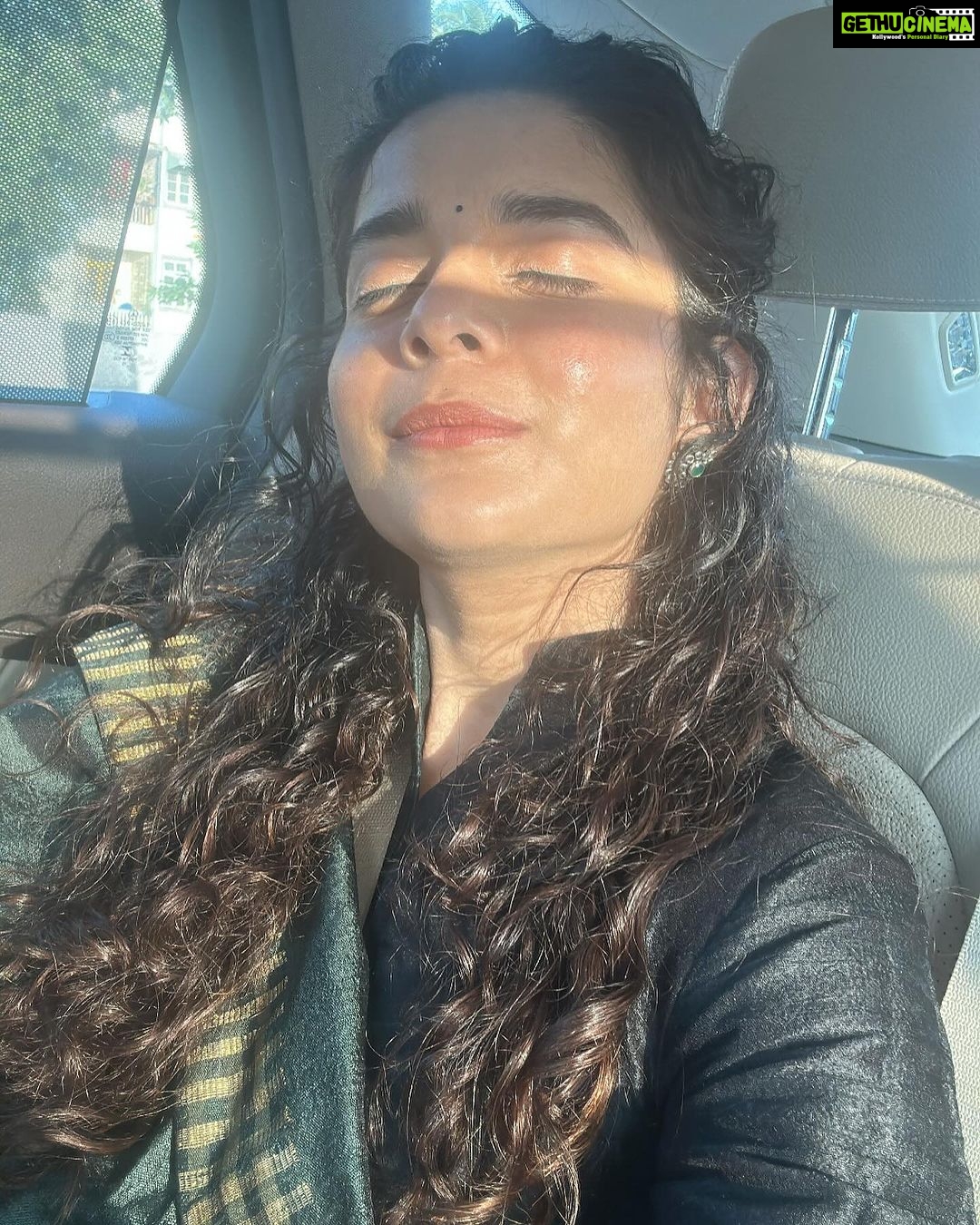 Mithila Palkar Instagram - Shining in the setting sun! 🤭