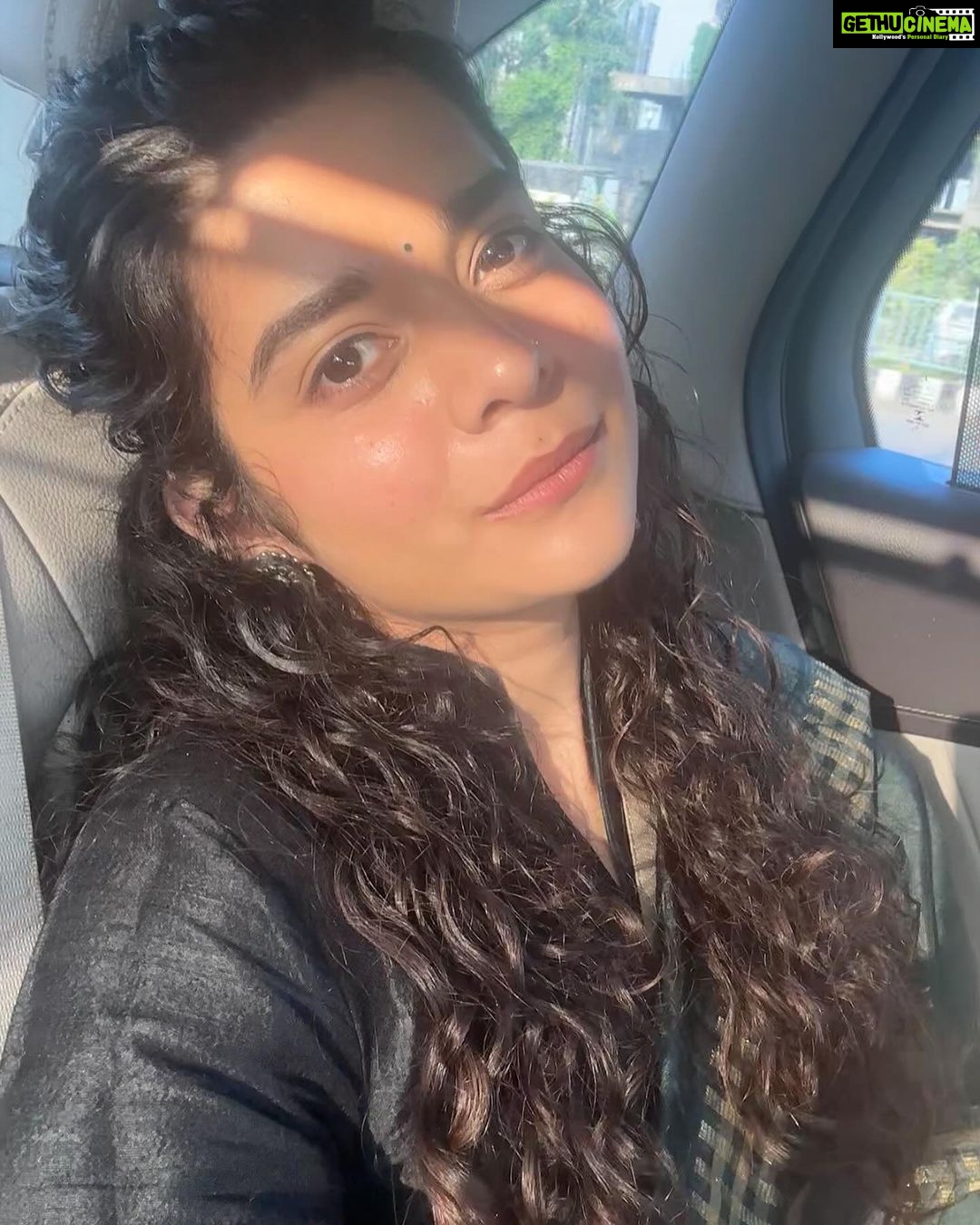 Mithila Palkar Instagram - Shining in the setting sun! 🤭