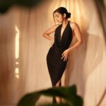 Mithila Palkar Instagram - Back to glam life ✨ Wearing @ohpolly Jewels @gehnajewellers1 Stylist @shreejarajgopal Make up @sahithya.shetty Hair @shrushti_birje_28 Photography @shivamguptaphotography Managed by @parthmangla PR team @communiquefilmpr
