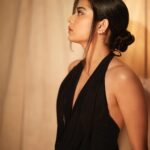 Mithila Palkar Instagram - Back to glam life ✨ Wearing @ohpolly Jewels @gehnajewellers1 Stylist @shreejarajgopal Make up @sahithya.shetty Hair @shrushti_birje_28 Photography @shivamguptaphotography Managed by @parthmangla PR team @communiquefilmpr