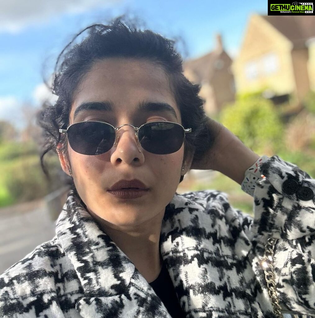 Mithila Palkar Instagram - Right out of a painting, this place 🎨 Cotswold