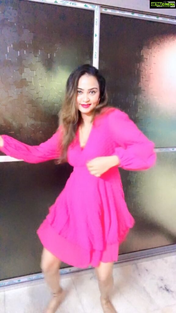 Mohini Ghosh Instagram - #trending #reelsinstagram #reelsinsta #viral #viralvideos