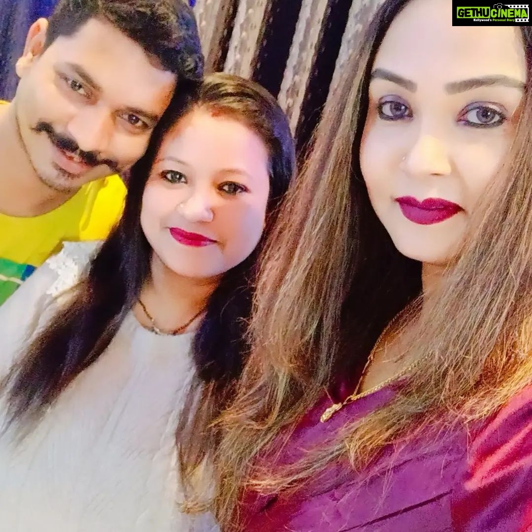 Mohini Ghosh Instagram - Last night bday party 🎉🥳🎂thnk you all🥰🥰
