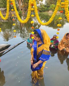 Mohini Ghosh Instagram - मन में जितनी आस हो पूर्ण करेंगी छठी मैया

मन विचार को शुद्ध करके जो बोले जय छठी मैया। 

#chatthpuja