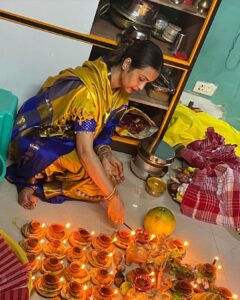 Mohini Ghosh Instagram - मन में जितनी आस हो पूर्ण करेंगी छठी मैया

मन विचार को शुद्ध करके जो बोले जय छठी मैया। 

#chatthpuja