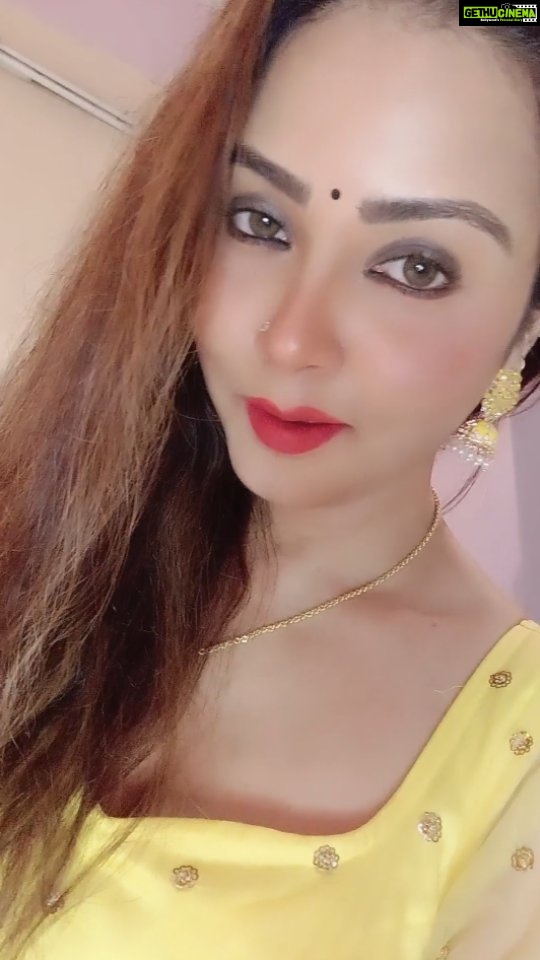 Mohini Ghosh Instagram - Dekh lo humko karib se😍