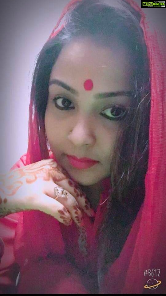 Mohini Ghosh Instagram - #viral #reels #instagram sach to hai...mai khud ko achi lagti thi...