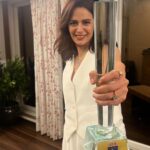 Mona Singh Instagram - BEST Supporting Actor “MADE IN HEAVEN “ season2 thank u @htcity @ottplayapp … Thank u to the makers @zoieakhtar @reemakagti1 for creating such strong , complex and multidimensional characters for women on screen , thank u @amazonprime @alankrita601 @neeraj.ghaywan @nityamehra19 ❤️❤️also wanna express my gratitude to the incredible cast n crew of Made In Heaven 🎈🎈🎈 Outfit @hazelpaulsingh Hair @pujashrijain
