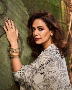 Mona Singh Instagram - Soudamini Singh #thelonewolf #kaalapaani ❤️❤️
Outfit : @reik.studio 
Boots : @stevemadden @stevemaddenindia
Bangle stack : @shoplune Earcuffs and hoops : @shoplune
.
.
Styled by : @smriti.schauhan
Stylist Asst : @pavitrachopra
HMU: @shraddhamishra8
Assisted by : @bharatlimba.hmu
Clicked by : @saurabh_sonkar 
Talent Managed by : @sunnykripalani