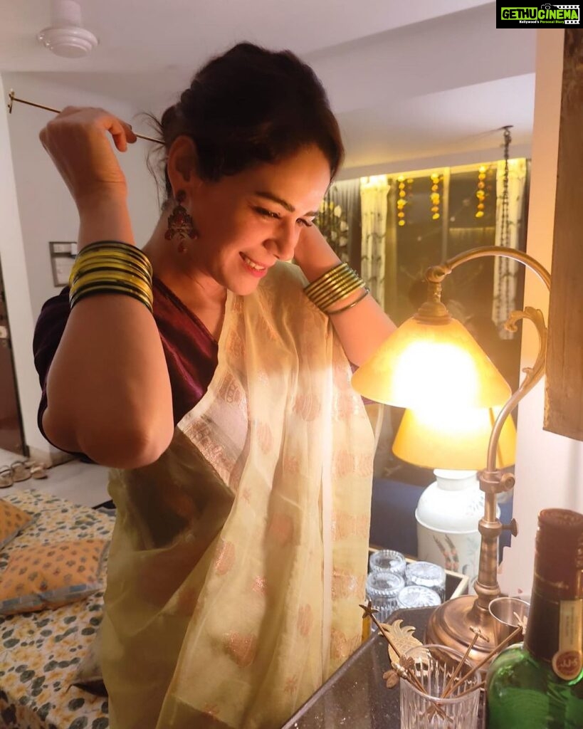 Mona Singh Instagram - #diwalivibes #love #light #instagram 💛