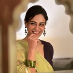 Mona Singh Instagram - #diwalivibes #love #light #instagram 💛