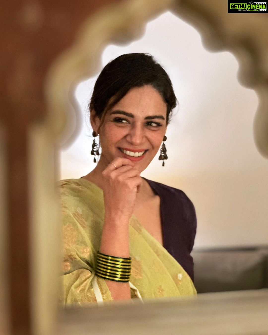Mona Singh Instagram - #diwalivibes #love #light #instagram 💛