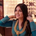 Monal Gajjar Instagram – This Diwali, let’s Celebrate in grand style with Joyalukkas. Unwrap the festive season with a cashback offer on precious ornaments. Hurry, all these incredible offers are valid only until 12th November.
Don’t miss out on this chance to make your Diwali exceptionally joyful with @joyalukkas !🌟

Wishing you A prosperous and Happy New Year. 🎇🧨🎉

#Joyalukkas #DiwaliTribute #Inspiration #DiwaliCelebration #JoyalukkasDiwali #PreciousMoments #cashbackoffer #monalgajjar Joyalukkas Jewellers panchvati