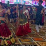 Monal Gajjar Instagram – જ્યારે બે ગરબા પે્મી ભેગા થાય @jigrra  ના ગરબામાં તો……,,,,,,,
@suvarnnavratriahmedabad 

 #navratri #gujarat #love #festival