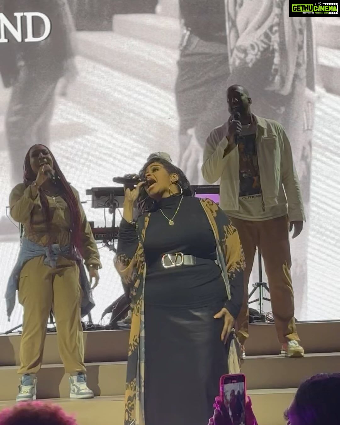 Monica Instagram - The way I ADORE the incomparable , legendary @thelegendaryclarksisters is unexplainable! Each of you have welcomed me, flaws and all without judgement & I love each of you … @karenclarksheard @dorindaclarkcole @jackyclarkchisholm 🫶🏽 My Momma Was Getting her Classy Holy Clap Life😂