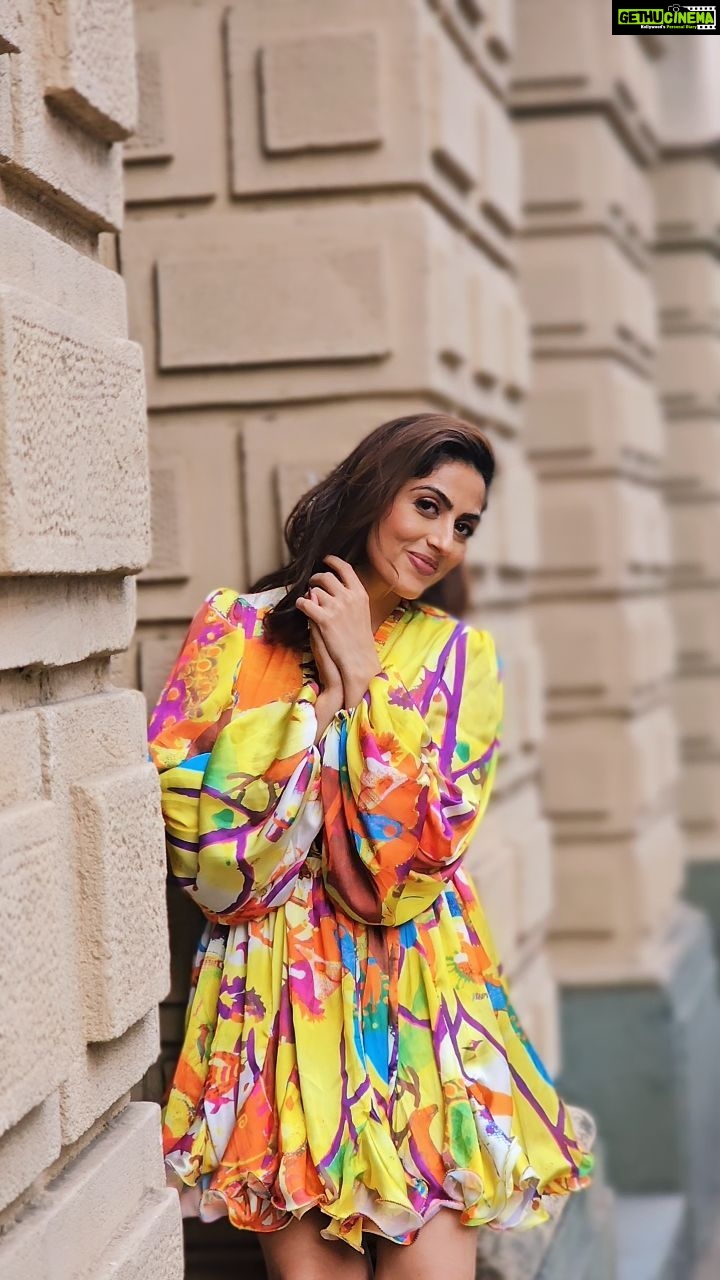 Monica Khanna Instagram - Every day is a fashion show, and the world is your runway. 💃🌍 SO,KEEP WALKING..... Outfit -@sandsfashionhouse (one of the best fashion house to believe on..check out their latest collection and I promise you won't regret....) Happy Shopping☺️☺️ Happy Dhanteras❤️ Picture credit -@igoforpro Hairstyle by -@sardarrume Makeup by -ME #instareels #dresses #fashion #colorfulglam #glamour #instavideo #viral #viralvideos #trendingreels #explore #newtrending #trendingsongs # #bollywood #filmyladki #pyar #ishq #mohabbat #sareefashion #churchgate# mumbaisamachar #mumbai #fashionphotography #mumbaistreets #local #photography Mumbai Samachar Marg