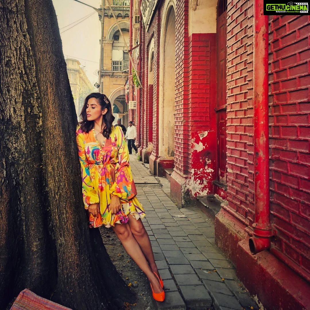 Monica Khanna Instagram - High Heels and Unstoppable Confidence My Feminine Weapon🌻 Picture credit -@igoforpro Hairstyle by -@sardarrume Makeup by -ME Outfit -@sandsfashionhouse #instareels #dresses #fashion #colorfulglam #glamour #instavideo #viral #viralvideos #trendingreels #explore #newtrending #trendingsongs # #bollywood #filmyladki #pyar #ishq #mohabbat #sareefashion #churchgate# mumbaisamachar #mumbai #fashionphotography #mumbaistreets #local #photography