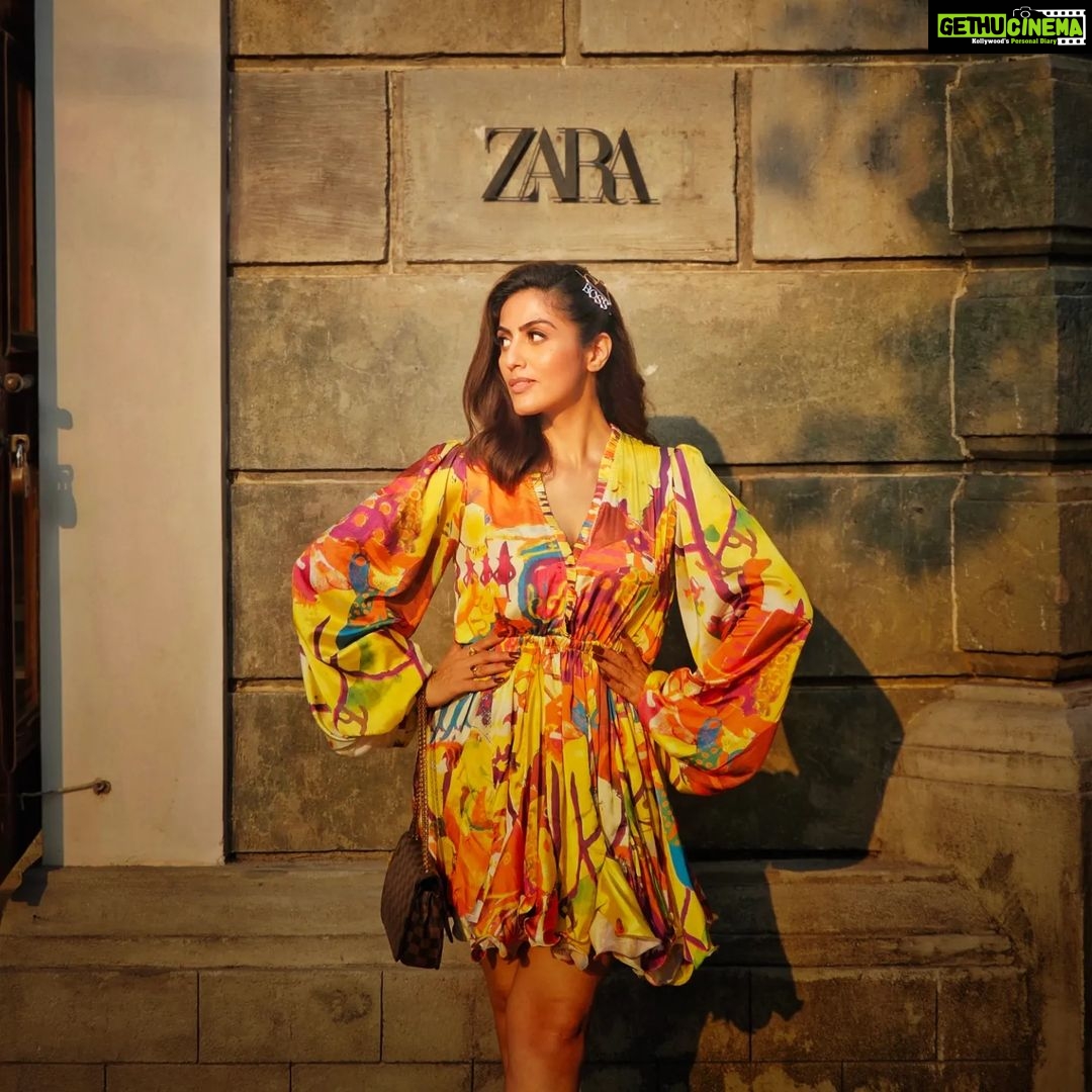 Monica Khanna Instagram - High Heels and Unstoppable Confidence My Feminine Weapon🌻 Picture credit -@igoforpro Hairstyle by -@sardarrume Makeup by -ME Outfit -@sandsfashionhouse #instareels #dresses #fashion #colorfulglam #glamour #instavideo #viral #viralvideos #trendingreels #explore #newtrending #trendingsongs # #bollywood #filmyladki #pyar #ishq #mohabbat #sareefashion #churchgate# mumbaisamachar #mumbai #fashionphotography #mumbaistreets #local #photography