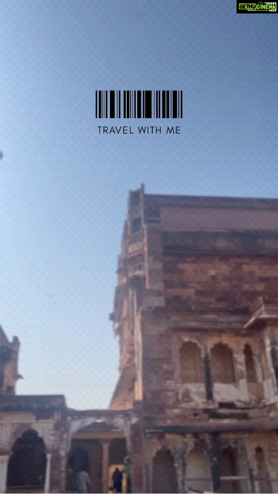 Monica Khanna Instagram - जहां नीला शहर रेगिस्तान से मिलता है।। #jodhpur Sneak peak of our very own JODHPUR... Thankyou @kajalsoni2708 and prateek for all the love n hospitality... This city has a perfect blend of HISTORY, CULTURE AND BEAUTY 😍 #rajasthantourism Thankyou @nuitton_event for inviting me to your शहर।।। Had a lovely time ☺️ बहुत बहुत आभार 🙏