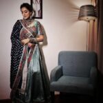Monica Khanna Instagram - Chahti ti thi koi kaano mein JHUMKA pehenaye… Par usne keh diya WHAT JHUMKA?! 🙈😜 #shayari #gulzaar #navratri #garba #jodhpur #dandiya #dandiyanight #hallo #navratrispecial #monikakhanna #indian #indianwear #ghaghracholi #happiness #love #garbanight #event Styled by :-@style_by_hetaljogi Outfit by - @mirona_fashion_studio Jewellery by - @silver.kiosk @vanijewels_byvaidehi Styled by - @style_by_hetaljogi Hairstyle by :-@sardarrume @_impressionphotographyy__