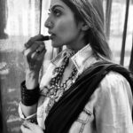Monica Khanna Instagram – उसकी ज़ुल्फों से बुनीं नज़्में,
आँखों से शायरी चुराई,
कलम में भरी उसके काजल की स्याही,
उसके होंठों ने ग़ज़ल लिखवाई।
@kunwar_harsh__
#instalove #instagram #instagood #monikakhanna #selfmusing #gratitude #begoodtoyourself #instapost #instapicture #instadaily #blackandwhite #blackandwhitephotography #photography #saree