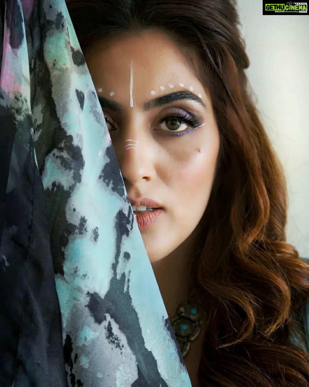 Monica Khanna Instagram - Despite how open,peaceful and loving you attempt to be people can only meet you as deeply as they've met themselves ❤️ #instalove #instagram #instagood #monikakhanna #selfmusing #gratitude #begoodtoyourself #instapost #instapicture #instadaily