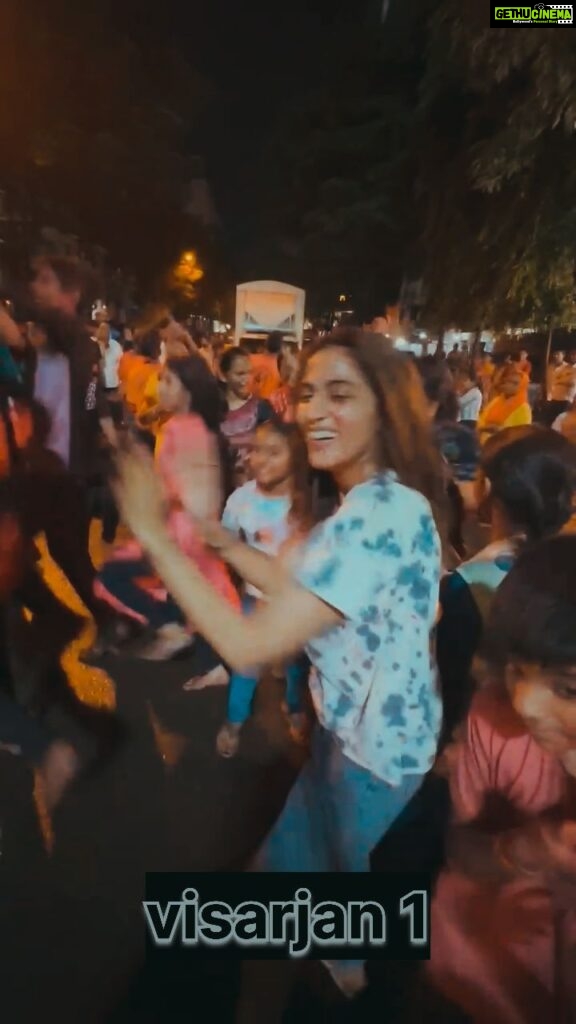 Monica Khanna Instagram - CLUB HOPPING Naaaaahhhh... We do VISARJAN HOPPING 😂😜😜😜 Culdnt stop myself when it comes to Bappa ❤️❤️❤️ #visarjan #bappa #bappamorya #visarjanhopping #loveforbappa #ganaptibappamorya #ganpati #gannu #gampu #gannuvisarjan #dance #nashikdhol #dhol #taasha