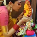 Monica Khanna Instagram - इस बात का सबर है की आपको सब खबर है।। मेरा ये भाव सिर्फ आप समझ सकते हो बप्पा।।।पापा का भी खयाल रखना🙏💛🌻 Captured by -@vedantkhot__official #visarjan #bappa #ganpatibappamorya #merebappa2023 visarjan❤️💔 Papa🌻🌻🌻 #ganapati #ganeshchaturthi #ganesh #aarti #bappa #bappamorya #majormissing #gratitude #majhabappa #happiness #gannu #gampu #gannubappa😘 #yellow #yellowfeta #yellow #whiteday
