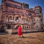 Monica Khanna Instagram - "A journey back in time"..... #travelphotography #travel #jodhpur #travelling #pyar #ishq #mohabbat #loveinred #laalishq #happyme #jodhpurdiaries #check✔️ #fort # Mehrangarh Fort Jodhpur