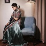 Monica Khanna Instagram - Chahti ti thi koi kaano mein JHUMKA pehenaye… Par usne keh diya WHAT JHUMKA?! 🙈😜 #shayari #gulzaar #navratri #garba #jodhpur #dandiya #dandiyanight #hallo #navratrispecial #monikakhanna #indian #indianwear #ghaghracholi #happiness #love #garbanight #event Styled by :-@style_by_hetaljogi Outfit by - @mirona_fashion_studio Jewellery by - @silver.kiosk @vanijewels_byvaidehi Styled by - @style_by_hetaljogi Hairstyle by :-@sardarrume @_impressionphotographyy__
