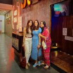 Monica Khanna Instagram - Three LITTLE Hearts, One BIG Friendship.....❤️❤️❤️ #happiness #instapicture #instaphoto #instagood #instalife #friendsforever #love #dosti #jigyasa #chhaya #monika #loveyou3000 Inorbit Mall