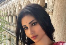 Mouni Roy Instagram - नयनतारा 🌸শুভ মহালয়া 🌸