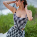 Mouni Roy Instagram - Dash, dinner, dancing.. old school • • • Head to toe @versace Hmu- @beautyhive.qa 📸 @Iamvish_photographer