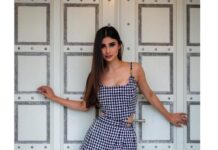 Mouni Roy Instagram - Dash, dinner, dancing.. old school • • • Head to toe @versace Hmu- @beautyhive.qa 📸 @Iamvish_photographer