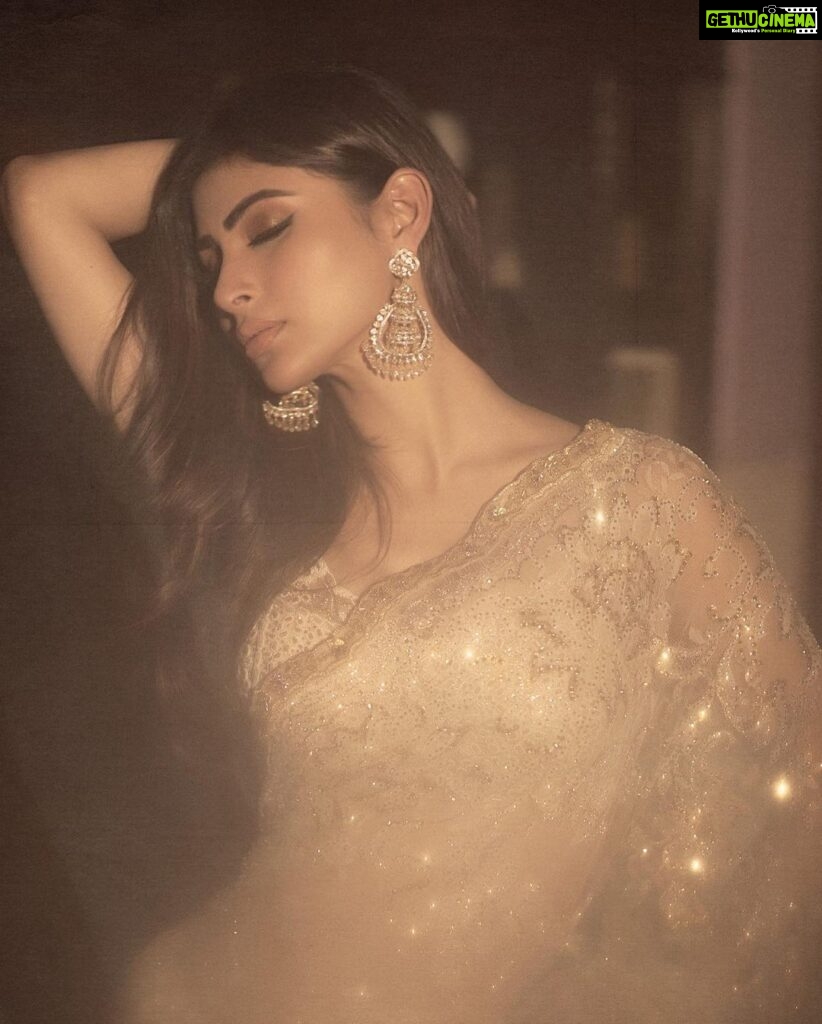 Mouni Roy Instagram - Live by the Sun, Love by the moon…