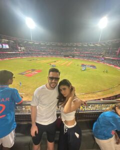 Mouni Roy Instagram - We wonnnnnnnnnnn 🇮🇳