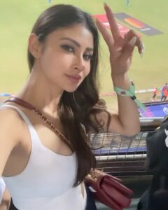 Mouni Roy Instagram - We wonnnnnnnnnnn 🇮🇳