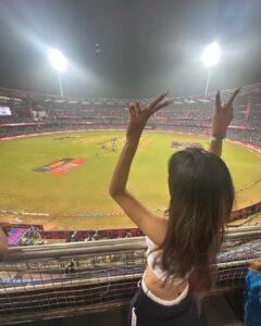 Mouni Roy Instagram - We wonnnnnnnnnnn 🇮🇳