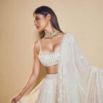 Mouni Roy Instagram - Diwali nights 🪔 ✨ • • • Wearing- @sawangandhiofficial Jewellery- @golecha_jewels Styled by- @rishika_devnani Assisted by- @stylebyvanshika Hair- @hairbysharda Makeup- @mukeshpatilmakeup Captured by- @amannagoshe