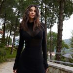 Mouni Roy Instagram - Up above the world so high 🏔️ • • • (@travelandleisureindia ) Editor-in-chief : Aindrila Mitra (@aindrilamitra) Produced by: Chirag Mohanty Samal (@chiragmohantysamal) Co-produced by: Bayar Jain (@bayar.jain) Photographed by: Sasha Jairam (@sashajairam ) Assisted by Jagan Khursule (@jagan_khursule ) Styled by: Chandini Whabi (@chandiniw) Assisted by: Stacey Cardoz (@styledbystaceycardoz) Top and skirt: Ura (@wear.ura) Faux fur: H&M (@hm) Hair by: Queensly Chettiar (@chettiarqueensly ) Makeup by: Albert Chettiar (@chettiaralbert) PR Agency: Hype PR (@hypenq_pr) Location: Moksha Himalaya Spa Resort (@moksha_himalaya_spa_resort)