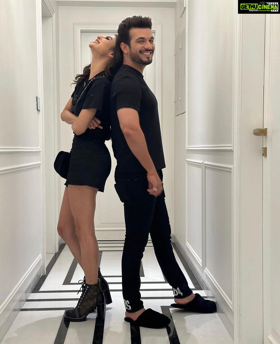 Mouni Roy Instagram - You take chances & have fun with it. You stand up for what you believe in. You are the life of every party. You've always been there for me, and I'm so grateful to have you in my life. May this year bring you even more laughter, success, and unforgettable moments. May you always be loved the way you are. You know you are everyone’s favourite 😌 Cheers to another year of awesome crackpot moments with you. We love you Arjuna. Hope you are having the happiest of birthdays x P.s seeing you soonly @arjunbijlani