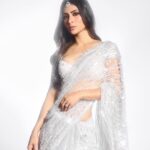 Mouni Roy Instagram - An endless love affair… 🤍 #ASareeGirlForever • • • • • Outfit: @dilnazkarbhary Jewellery: @karishma.joolry Styled by : @manekaharisinghani with @chintan_shah08 Hair : @chettiarqueensly Make up : @mukeshpatilmakeup 📸 @amannagoshe ♥️ @trishilagoculdas