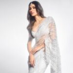 Mouni Roy Instagram - An endless love affair… 🤍 #ASareeGirlForever • • • • • Outfit: @dilnazkarbhary Jewellery: @karishma.joolry Styled by : @manekaharisinghani with @chintan_shah08 Hair : @chettiarqueensly Make up : @mukeshpatilmakeup 📸 @amannagoshe ♥️ @trishilagoculdas