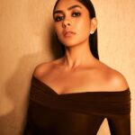 Mrunal Thakur Instagram – Pippa’s premiere night ✨ #IdStopScrollingToo