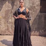 Mrunal Thakur Instagram - Just looking like a wow 🤪🖤