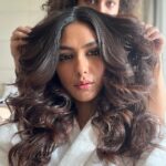 Mrunal Thakur Instagram - 🌺🌸🌻😻💕🦋🌻🦄😘😎