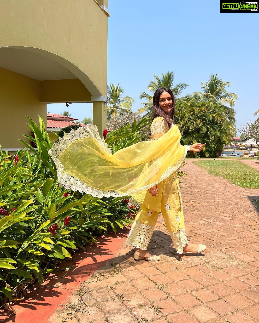 Mrunal Thakur Instagram - πΊπΈπ»π»ππ¦π»π¦ππ